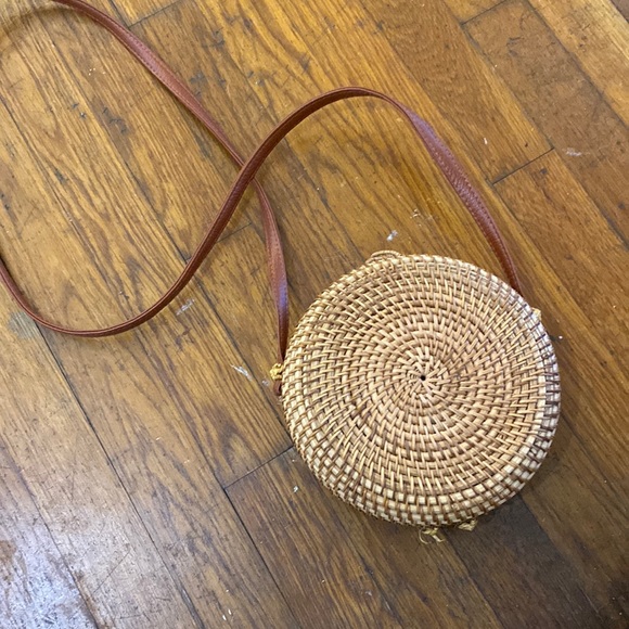 Crossbody whicker bag - Picture 1 of 3